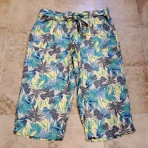 Land's End linen tropical print mid rise capris, 18W